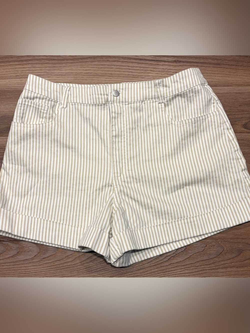 Harper Heritage Tan Stripe High
Waisted Denim Shorts Sz 28